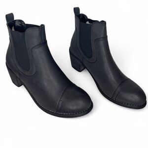 NWOT Black Ankle Boots Size 9